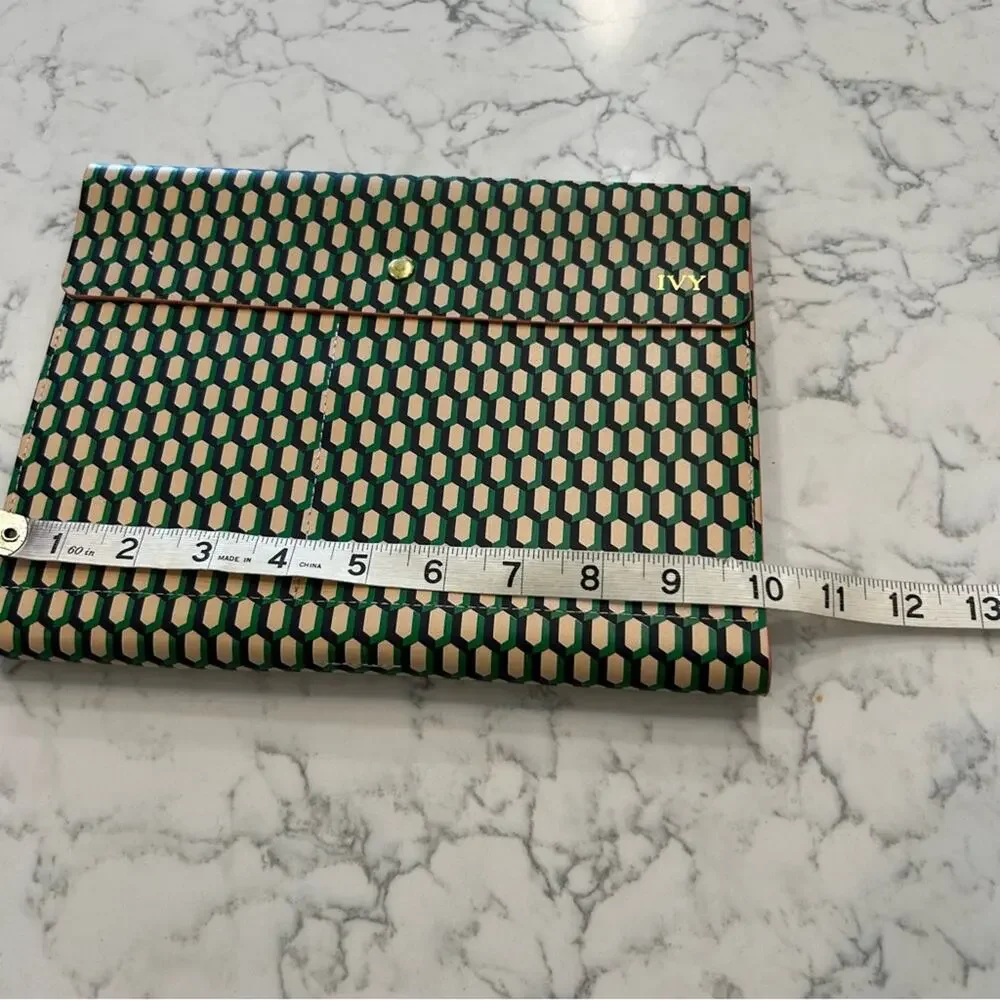 Green‎ & Tan Tech Envelope